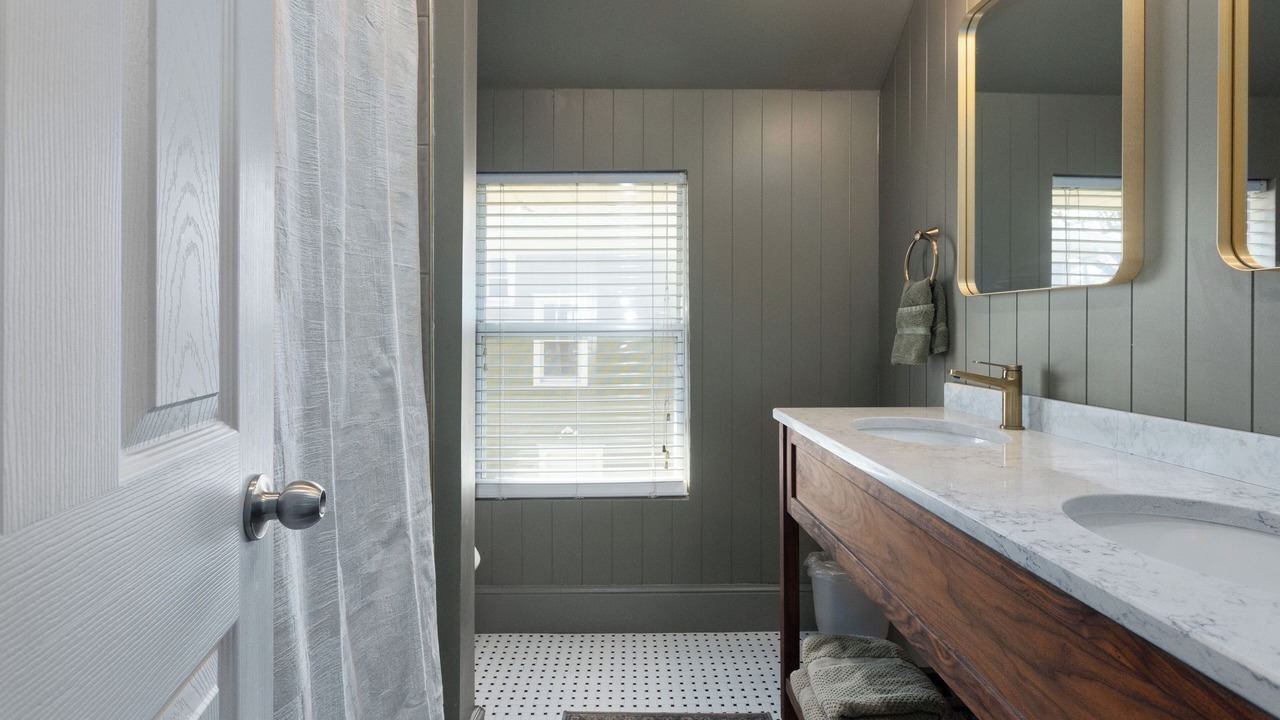 Photo of Bathroom in Lee's Summit