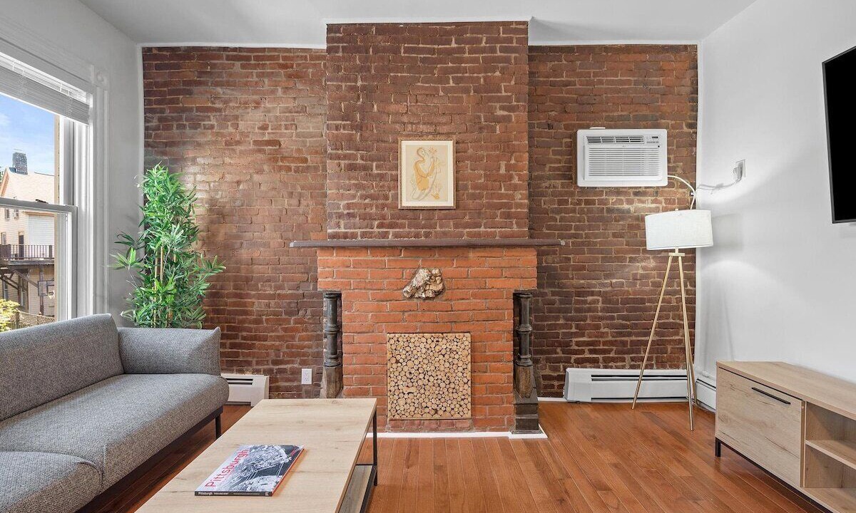 Photo of Livingroom in Shadyside