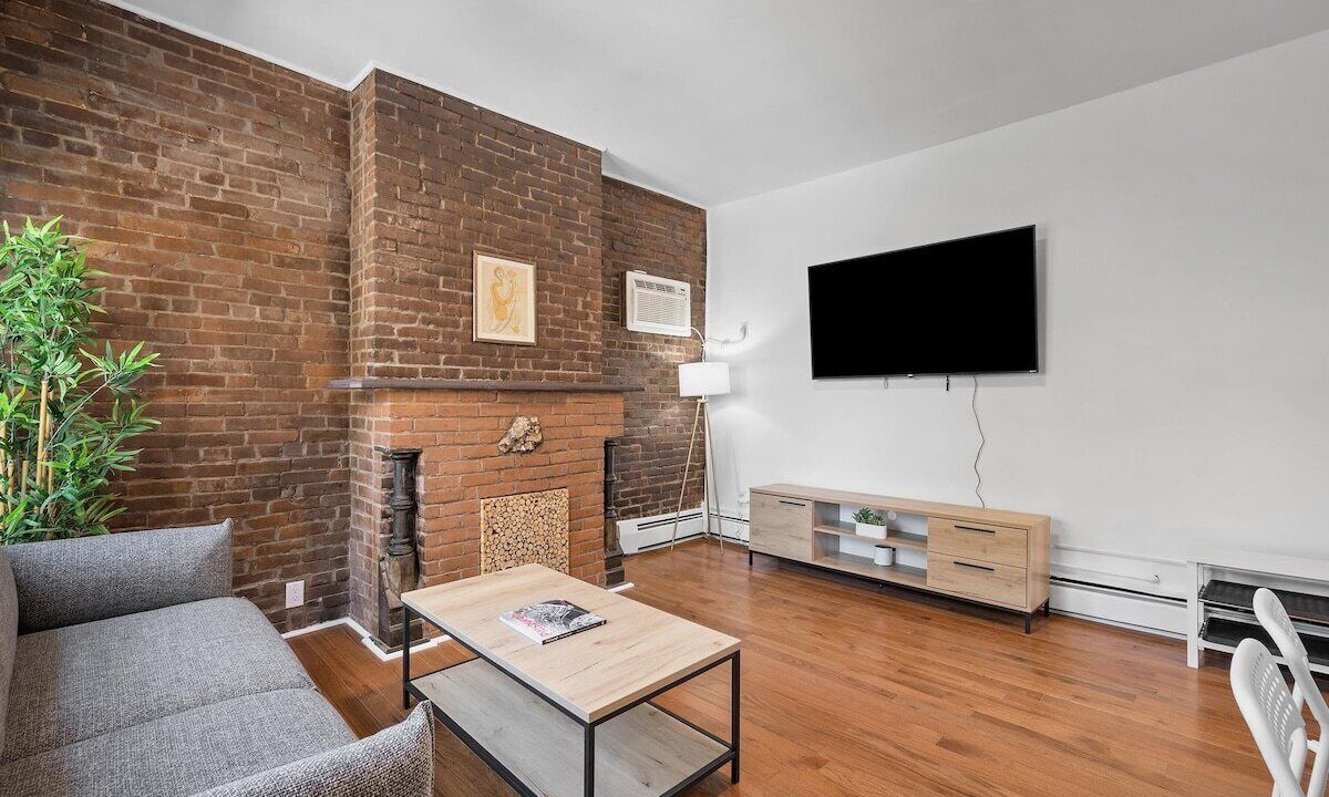 Photo of Livingroom in Shadyside