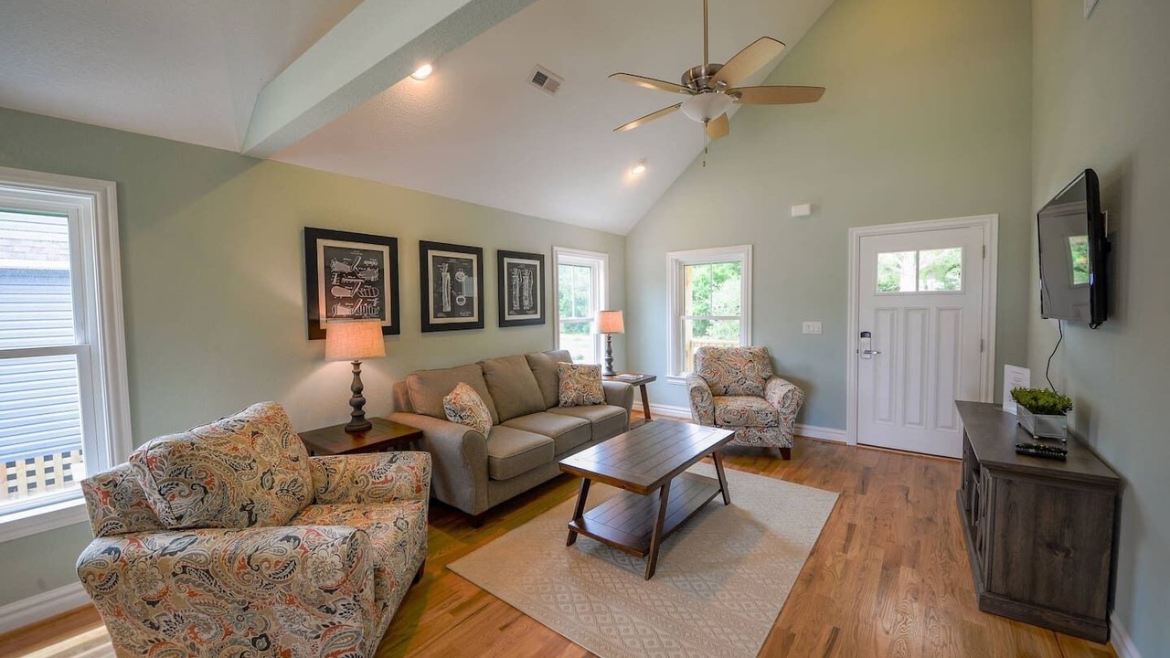 Photo of Livingroom in Harbinger