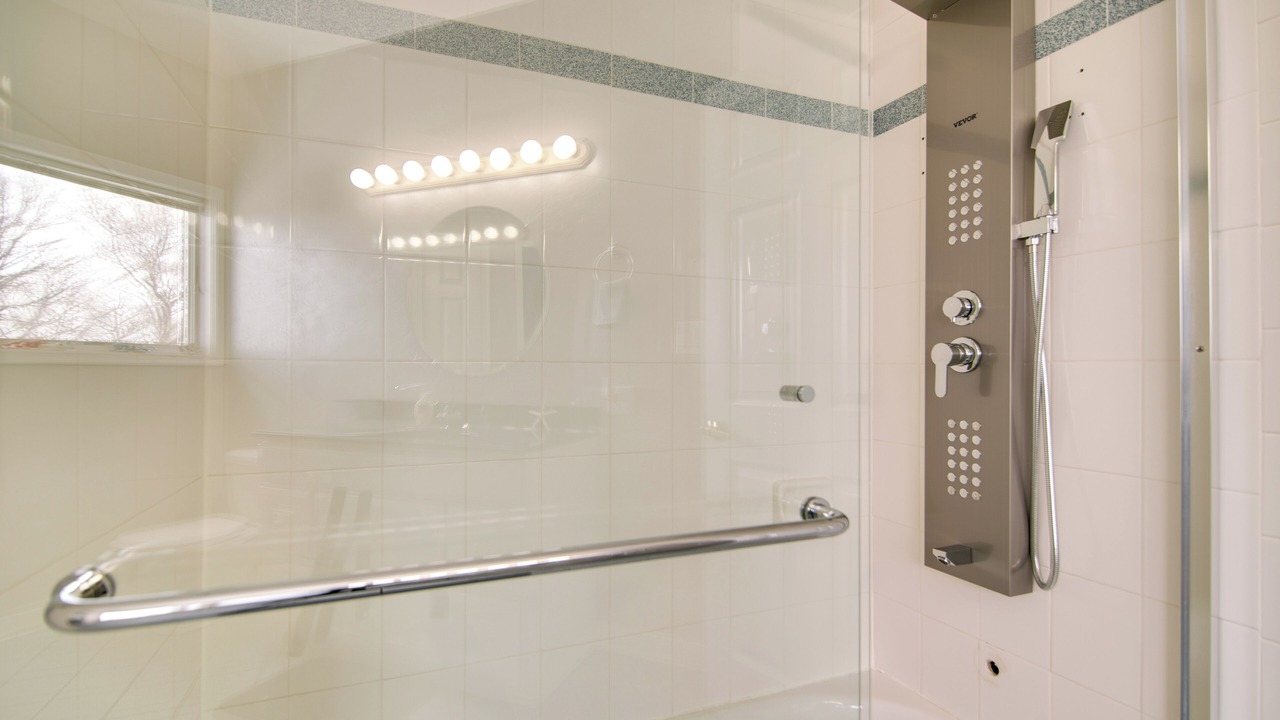 Photo of Bathroom in Hoffman Estates