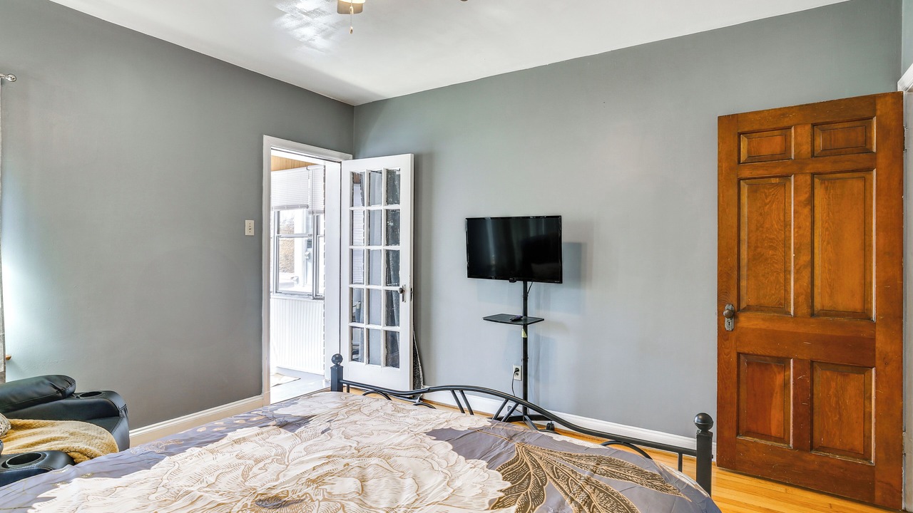 Photo of Bedroom in Beverly Hills