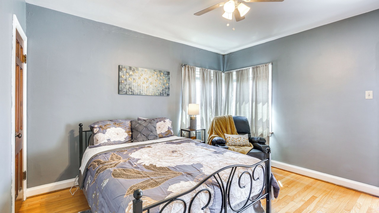 Photo of Bedroom in Beverly Hills