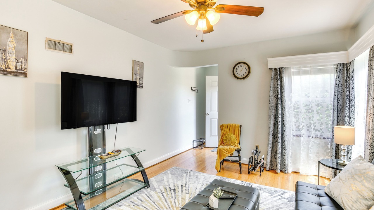 Photo of Livingroom in Beverly Hills