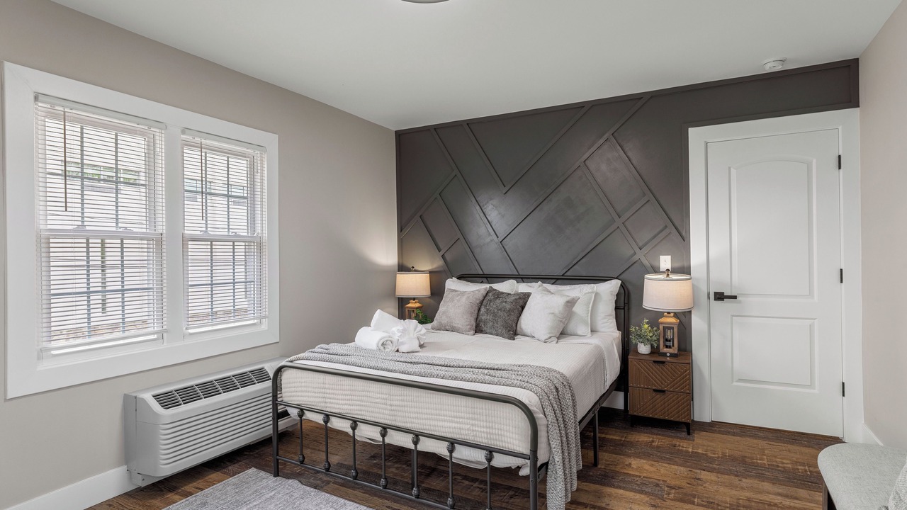 Photo of Bedroom in Downtown Niagara Falls
