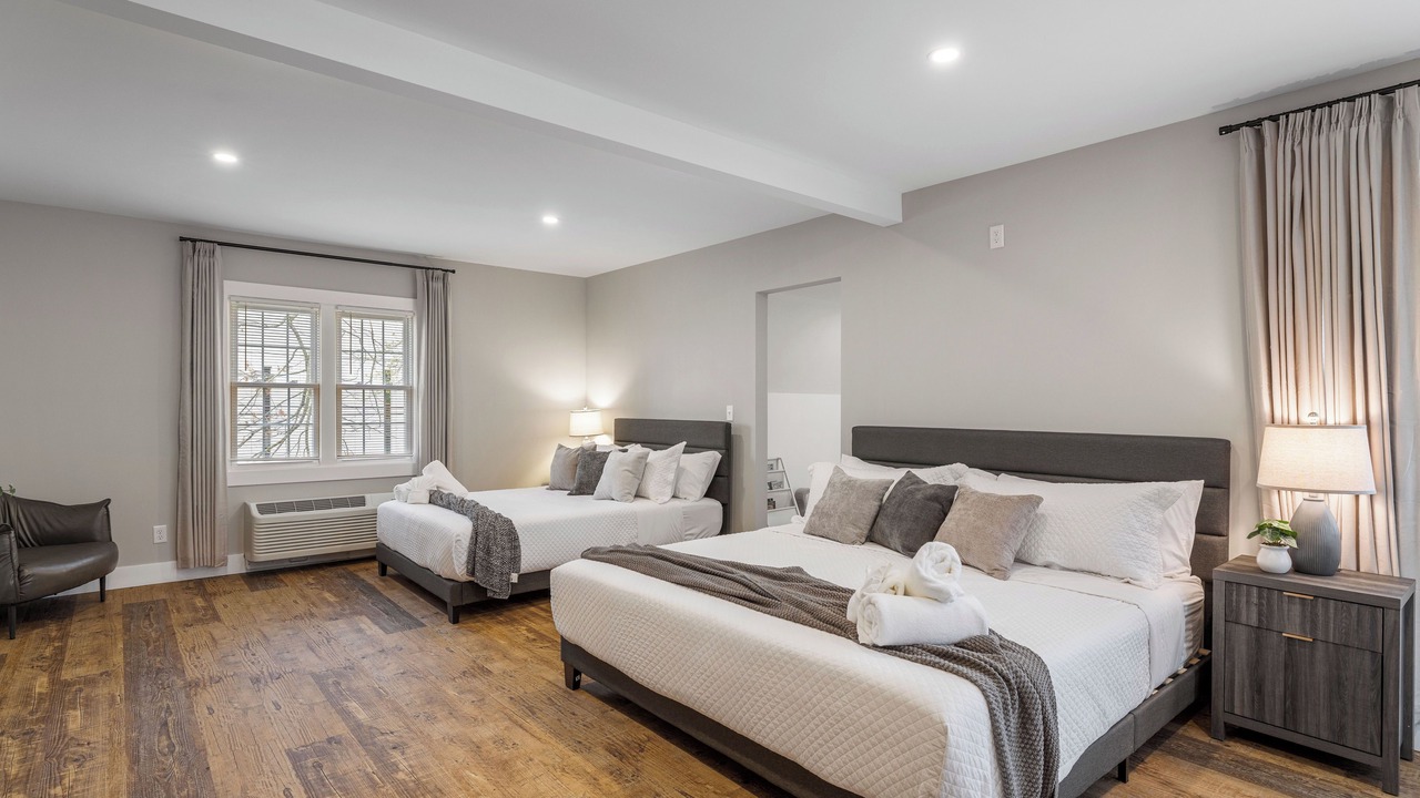 Photo of Bedroom in Downtown Niagara Falls