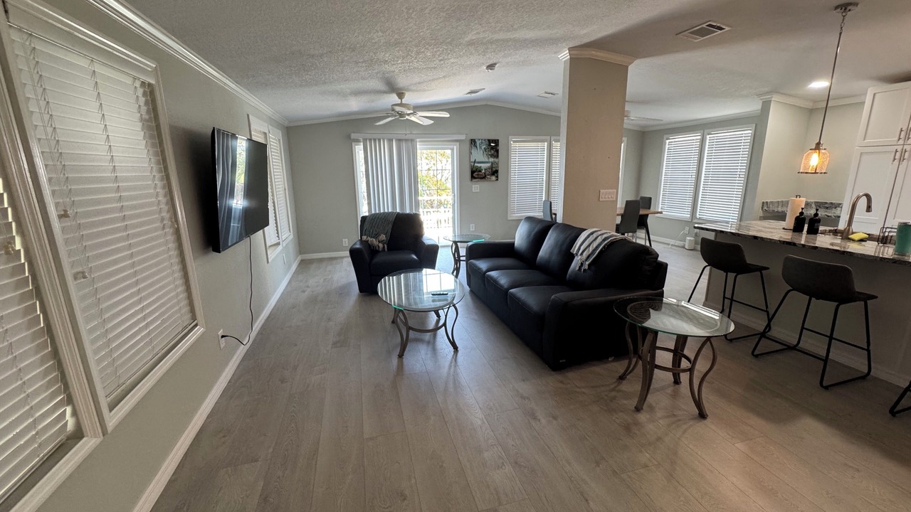 Photo of Livingroom in Saint James City