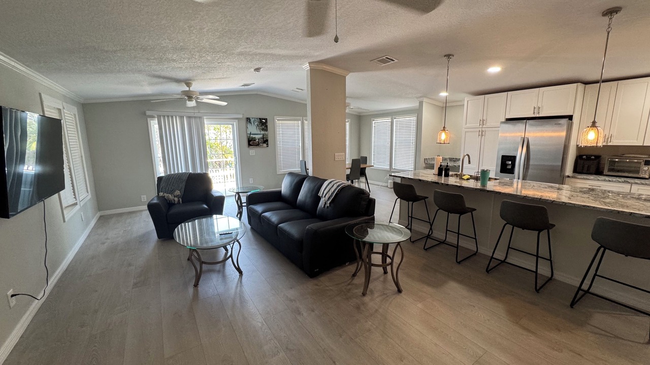 Photo of Livingroom in Saint James City