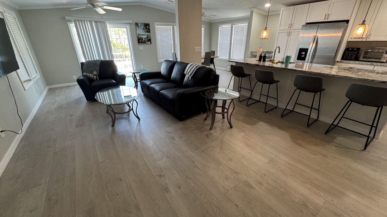 Photo of Livingroom in Saint James City
