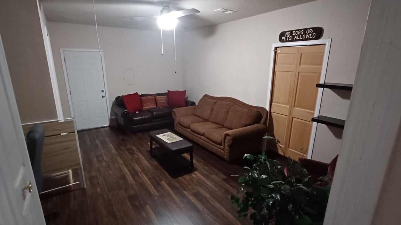Photo of Livingroom in Central Oklahoma City