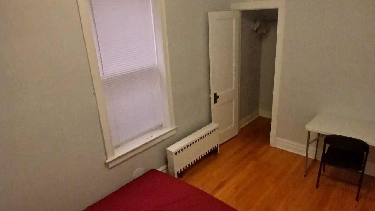 Photo of Bedroom in Jefferson Park