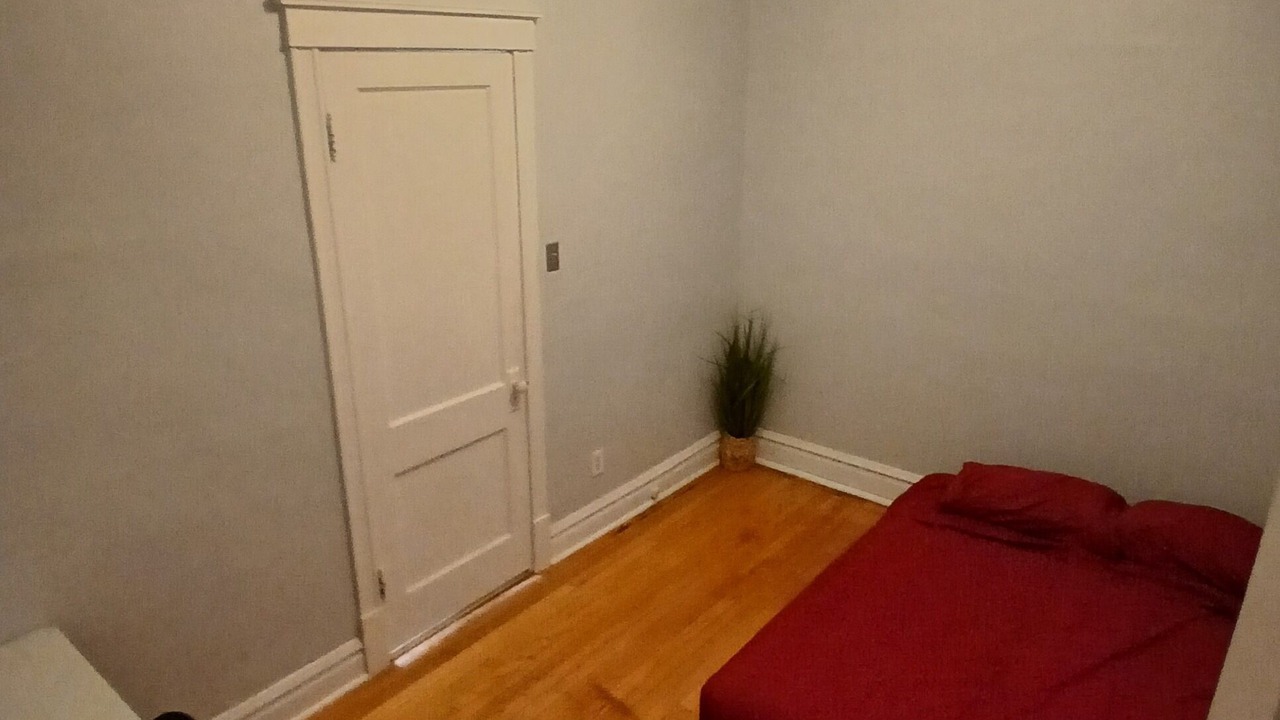 Photo of Bedroom in Jefferson Park