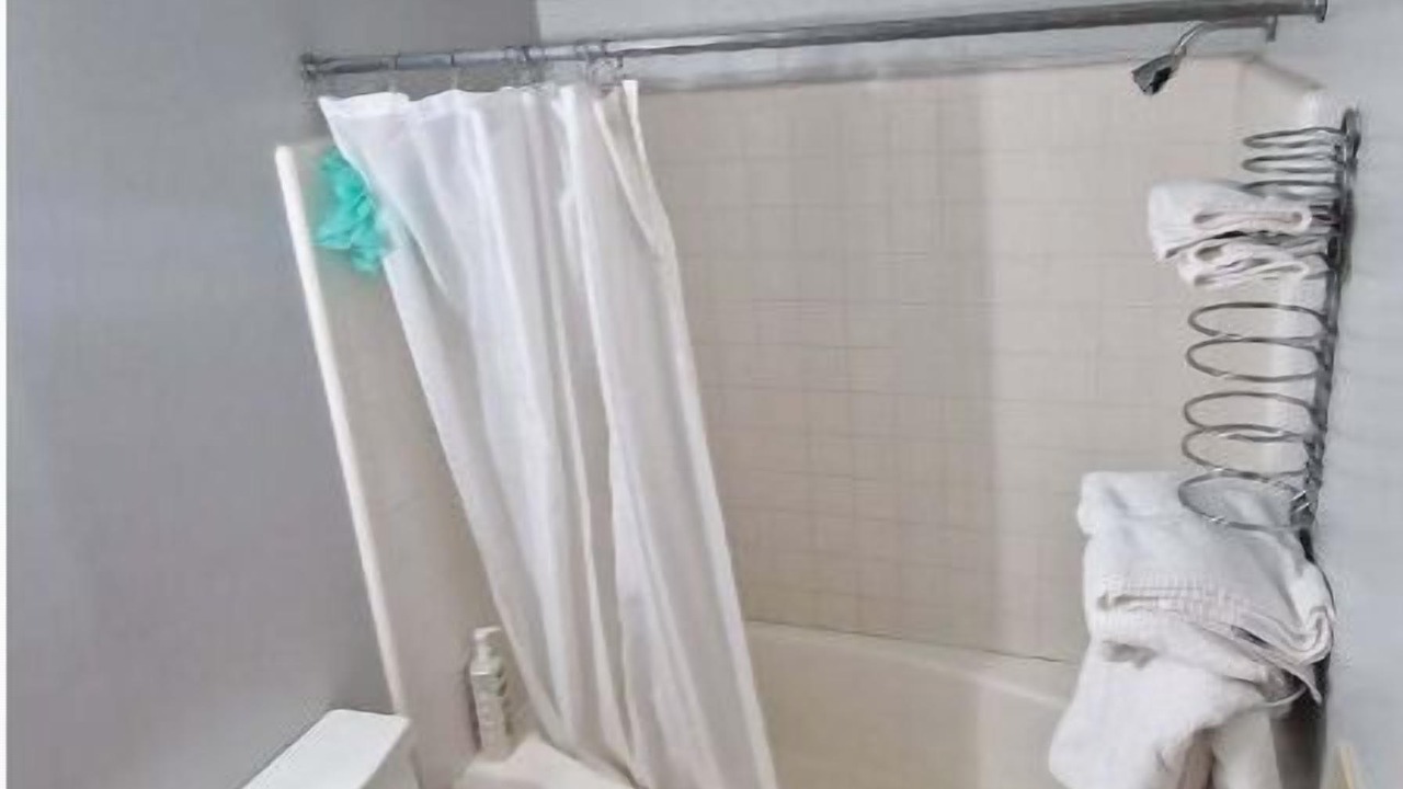 Photo of Bathroom in Garden City