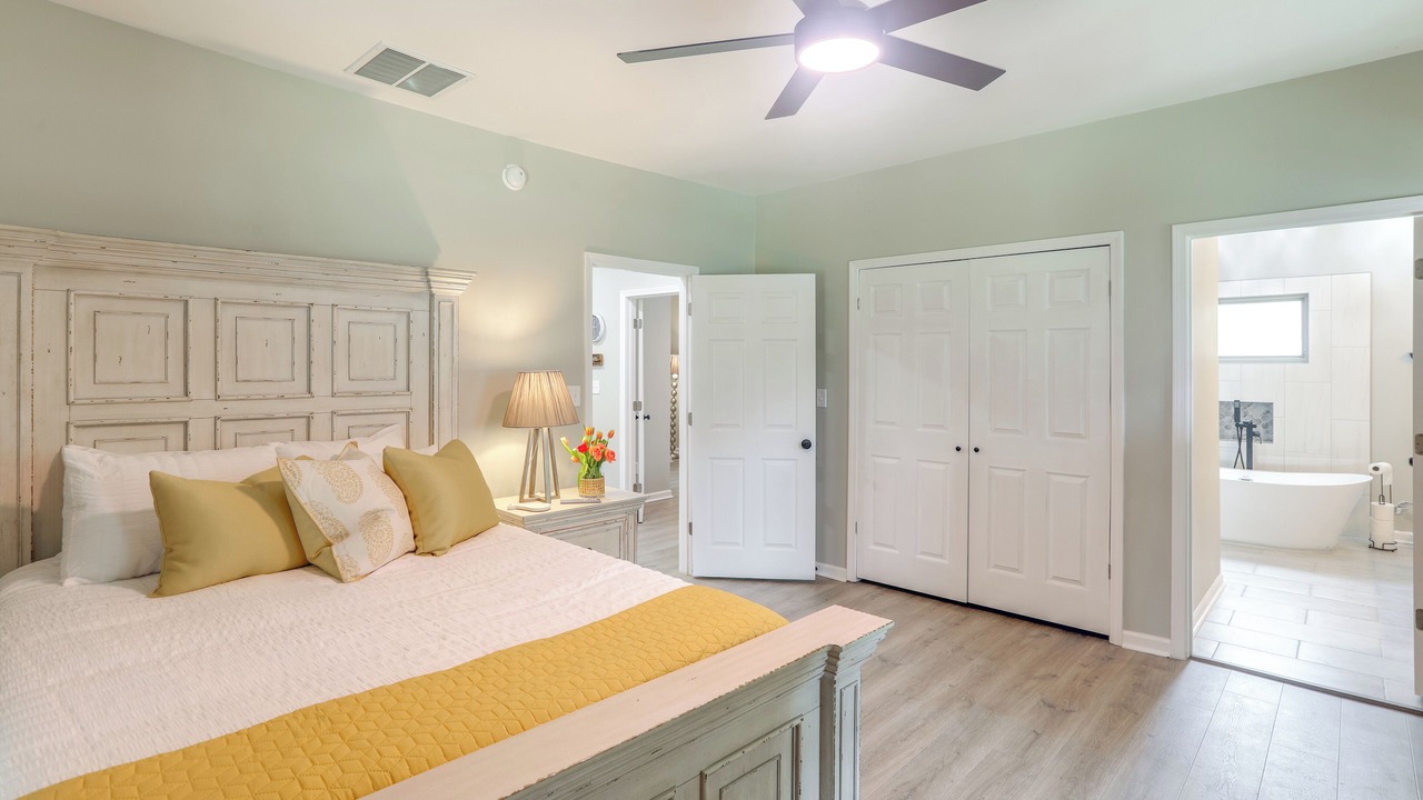Photo of Bedroom in Pope