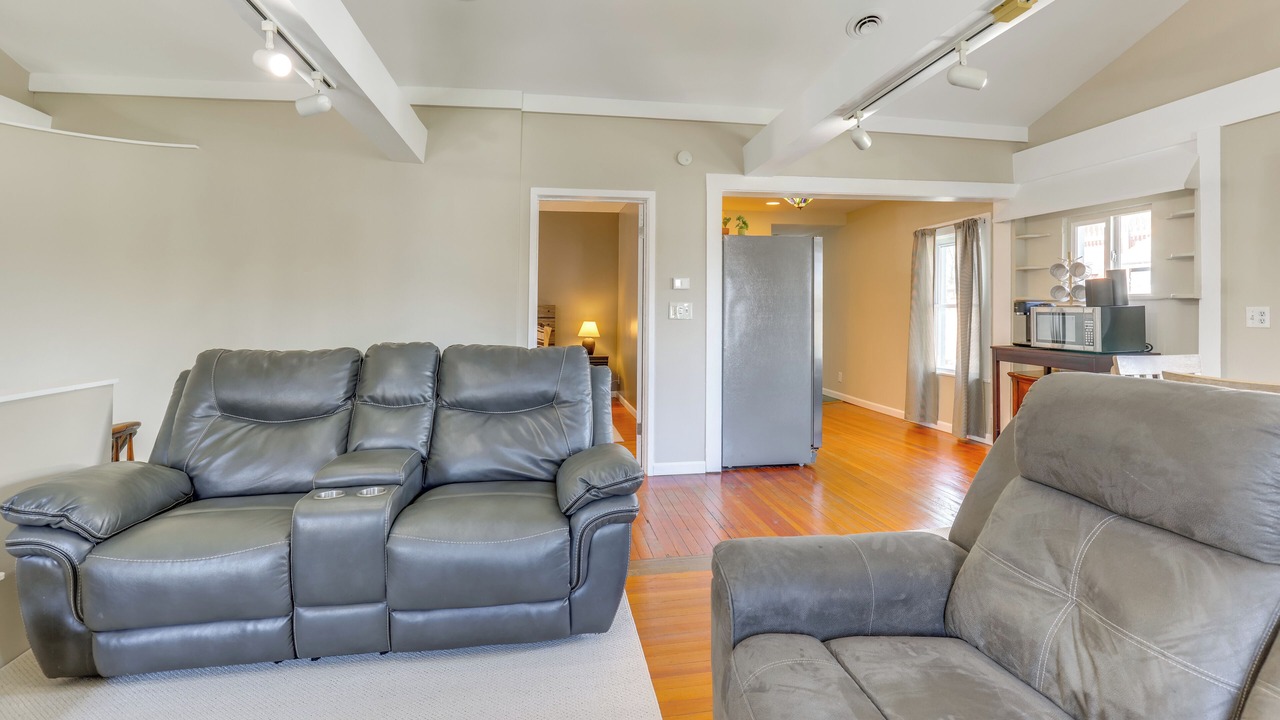 Photo of Livingroom in Seneca Falls