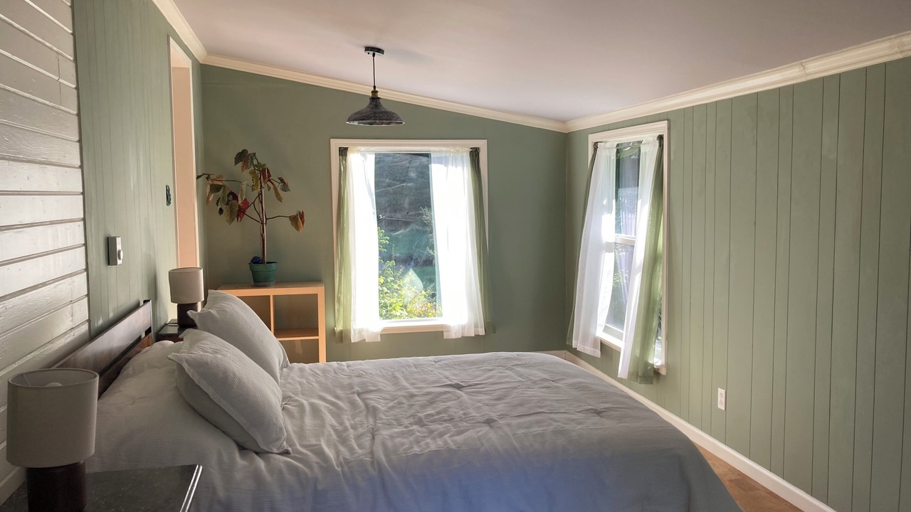 Photo of Bedroom in Waldport