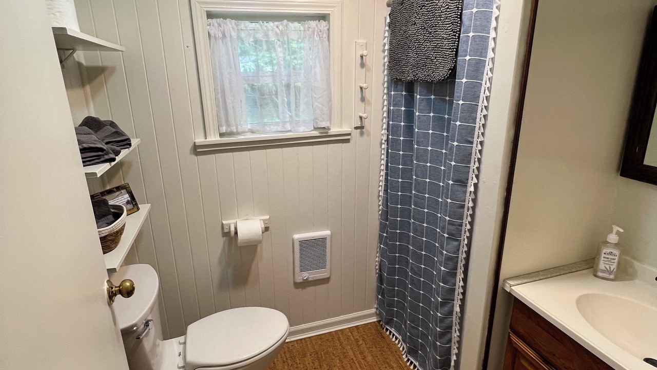 Photo of Bathroom in Waldport