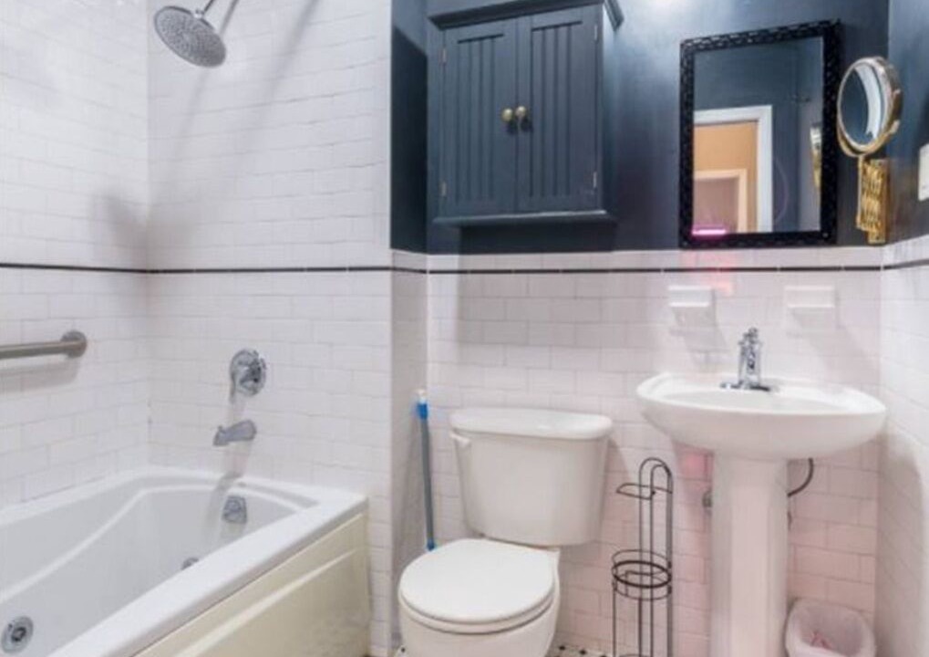 Photo of Bathroom in Central Park North