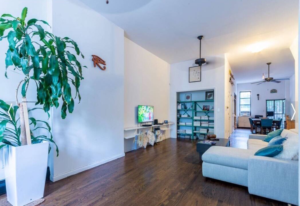 Photo of Livingroom in Central Park North