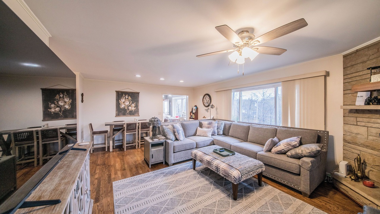 Photo of Livingroom in Gilbertsville