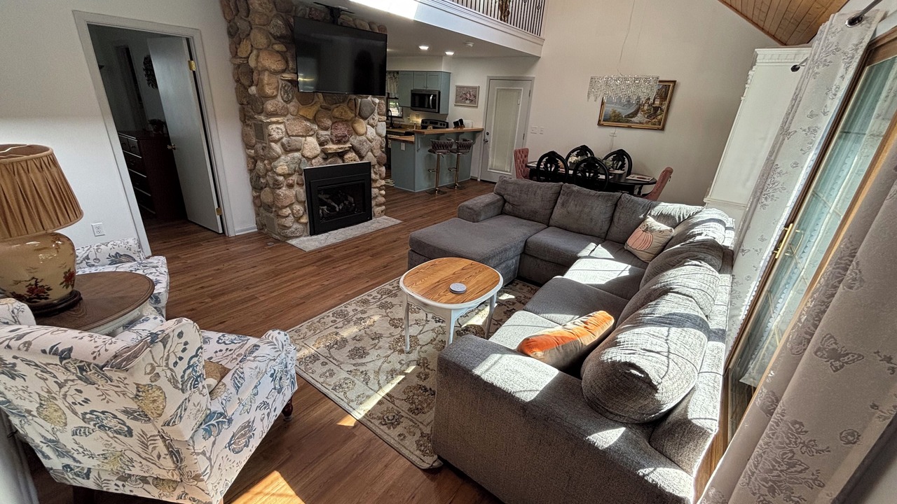 Photo of Livingroom in Honey Creek