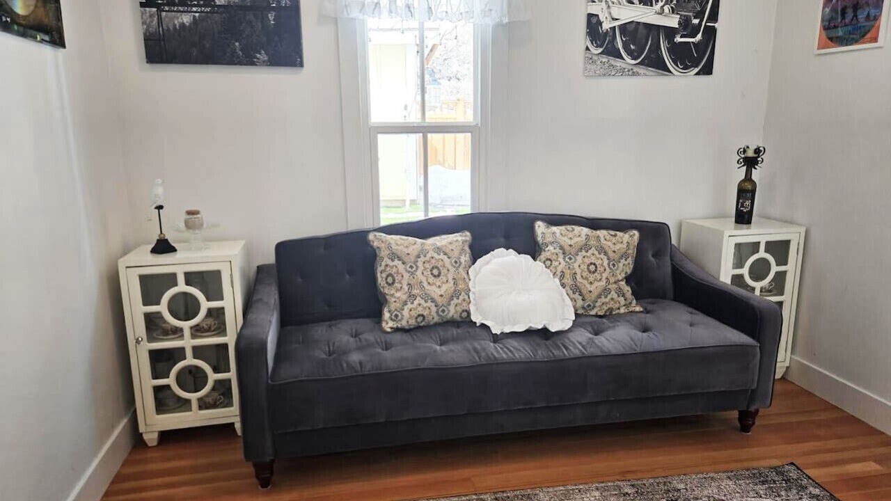 Photo of Livingroom in Historic District