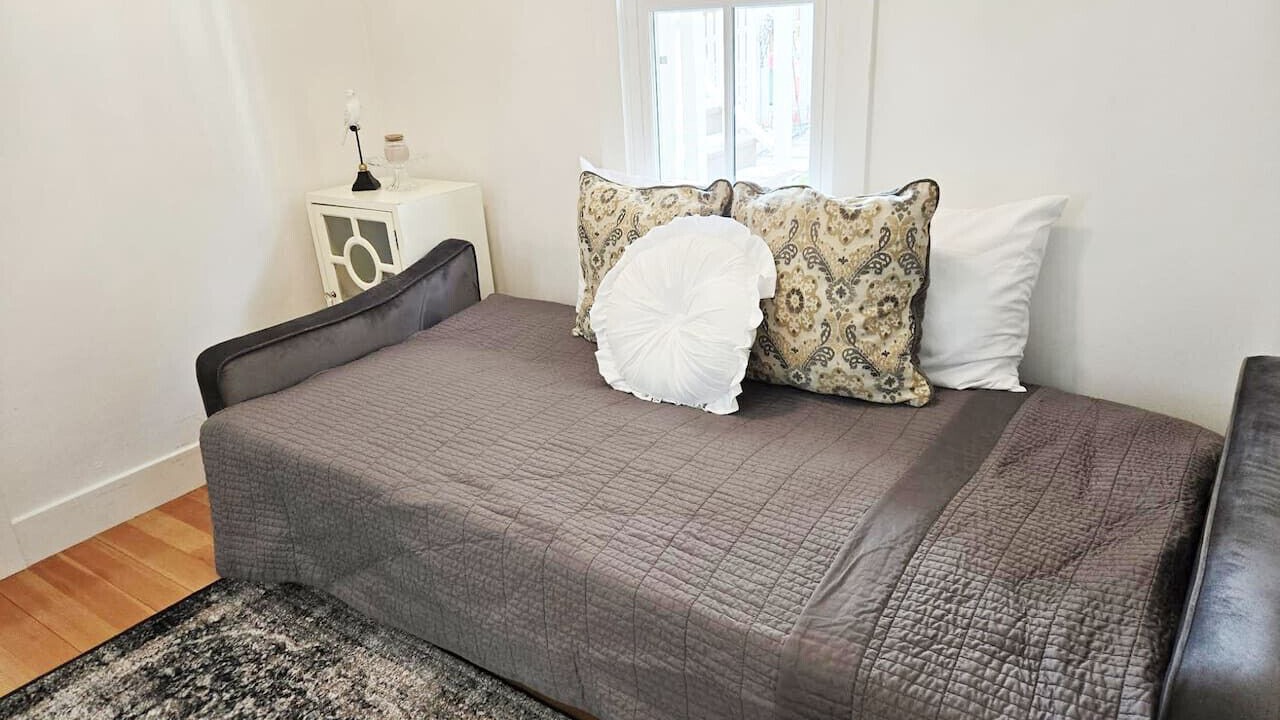Photo of Bedroom in Historic District
