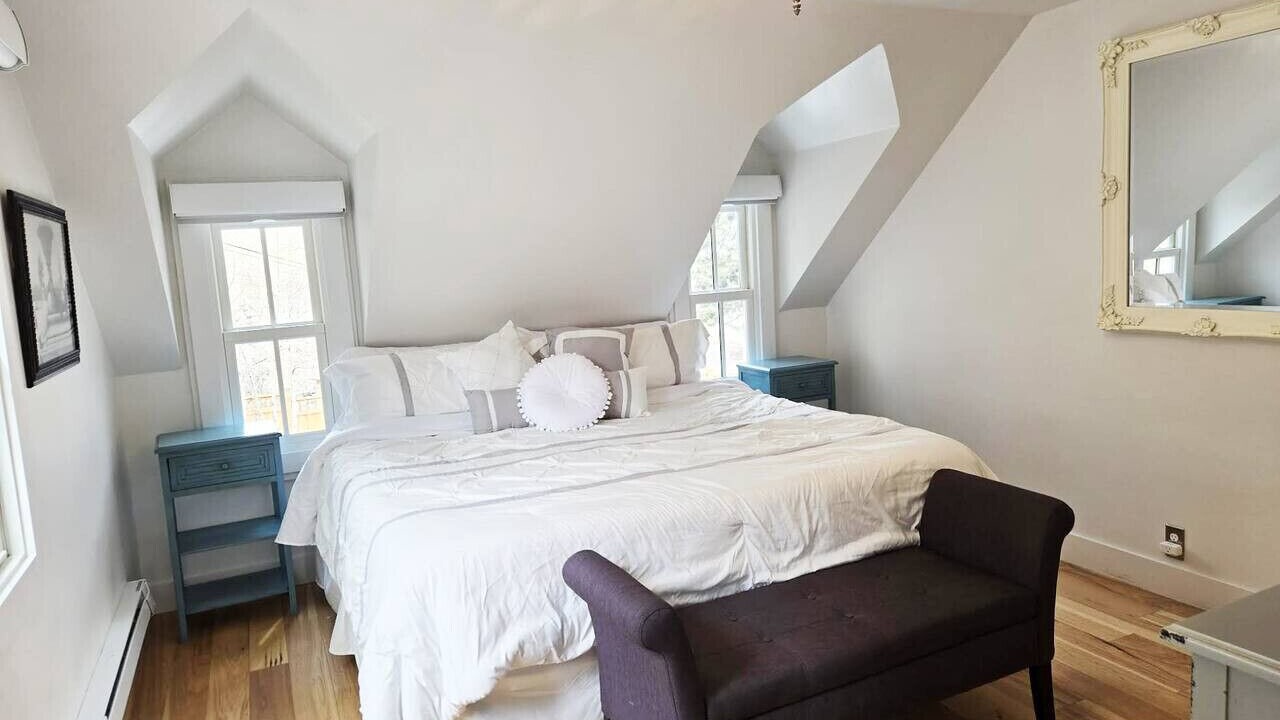 Photo of Bedroom in Historic District
