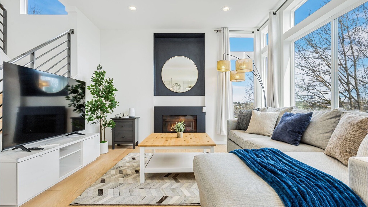 Photo of Livingroom in North Beacon Hill