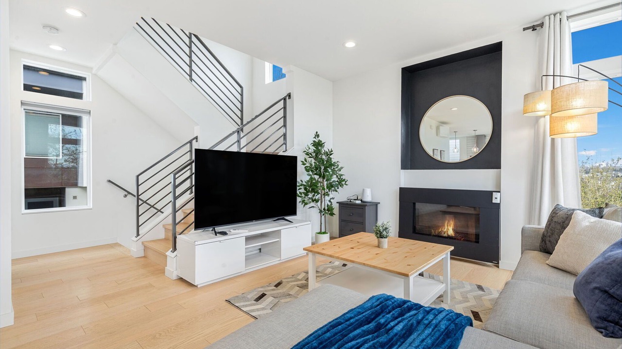 Photo of Livingroom in North Beacon Hill