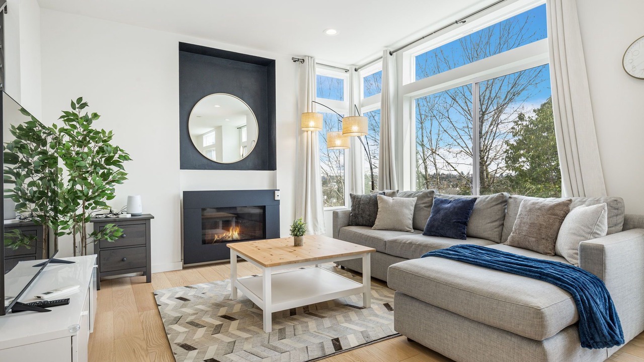 Photo of Livingroom in North Beacon Hill