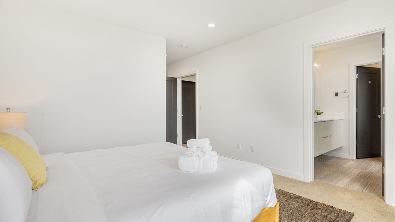 Photo of Bedroom in North Beacon Hill