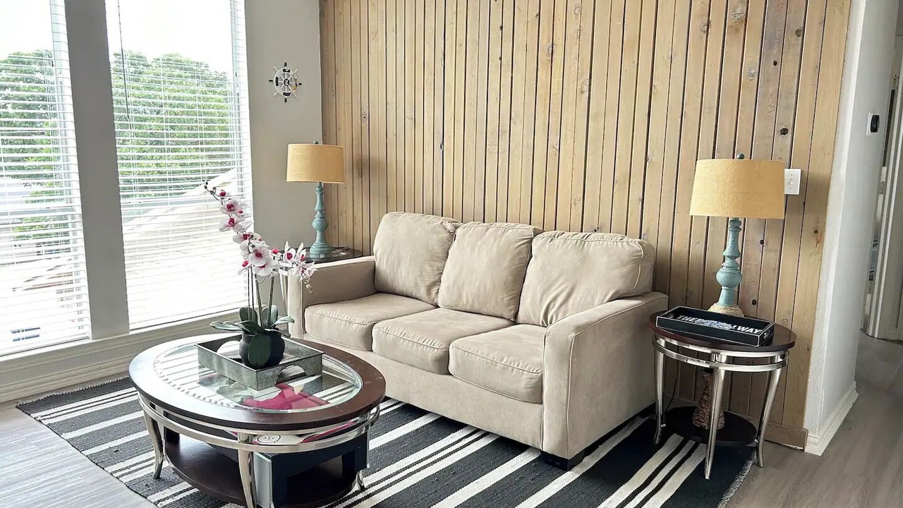 Photo of Livingroom in Hickory Creek