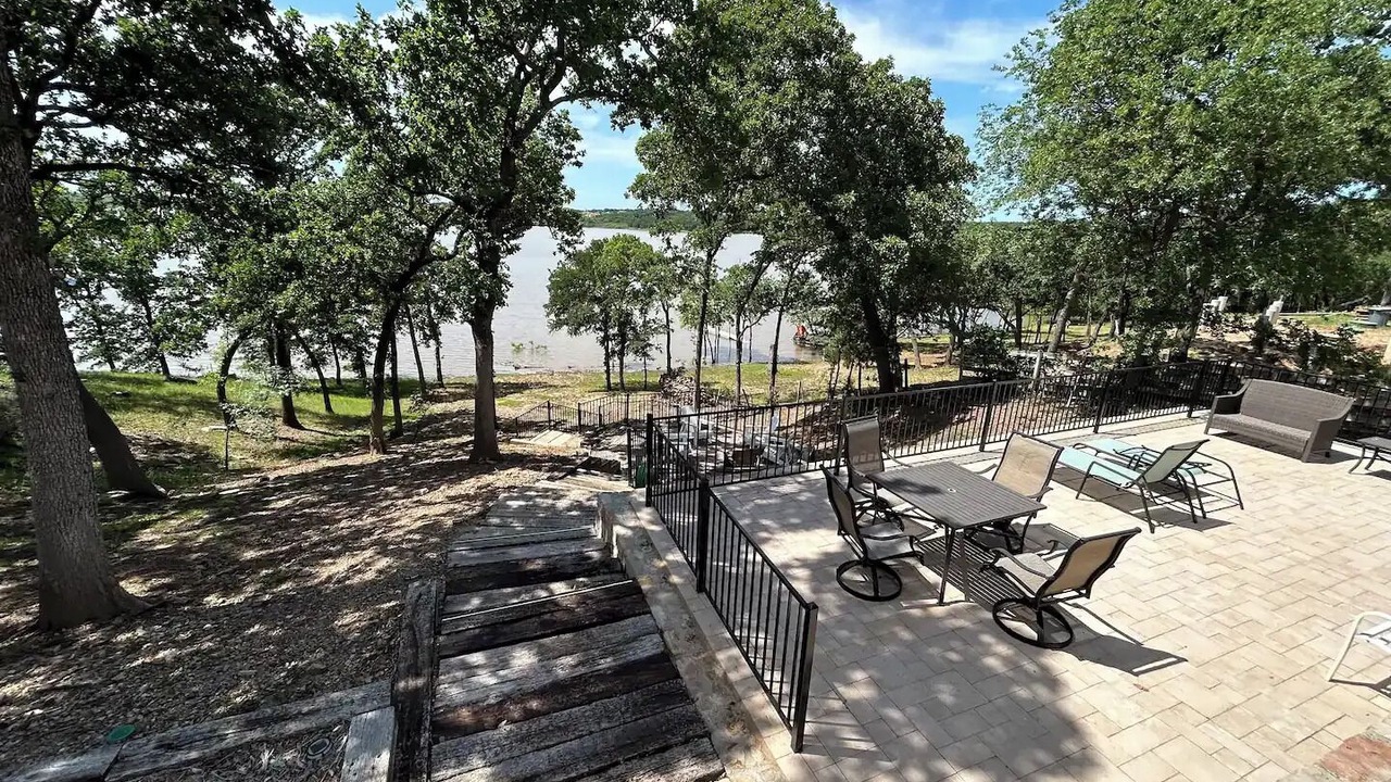 Photo of Outdoor in Hickory Creek