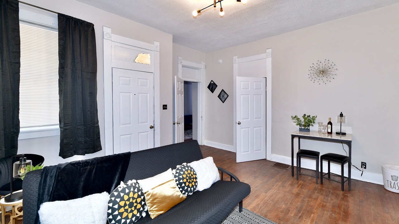 Photo of Livingroom in Babe Denny