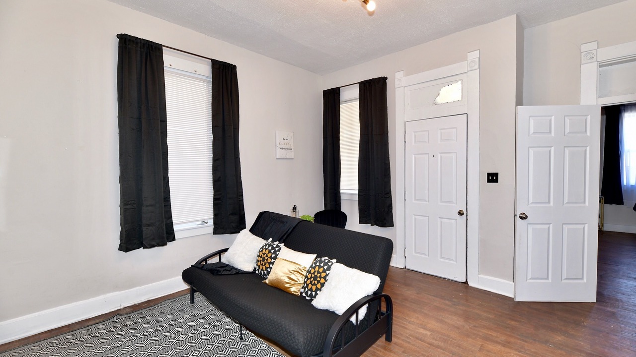 Photo of Livingroom in Babe Denny