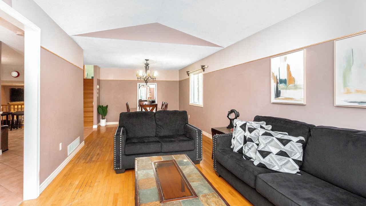Photo of Livingroom in Stoney Creek