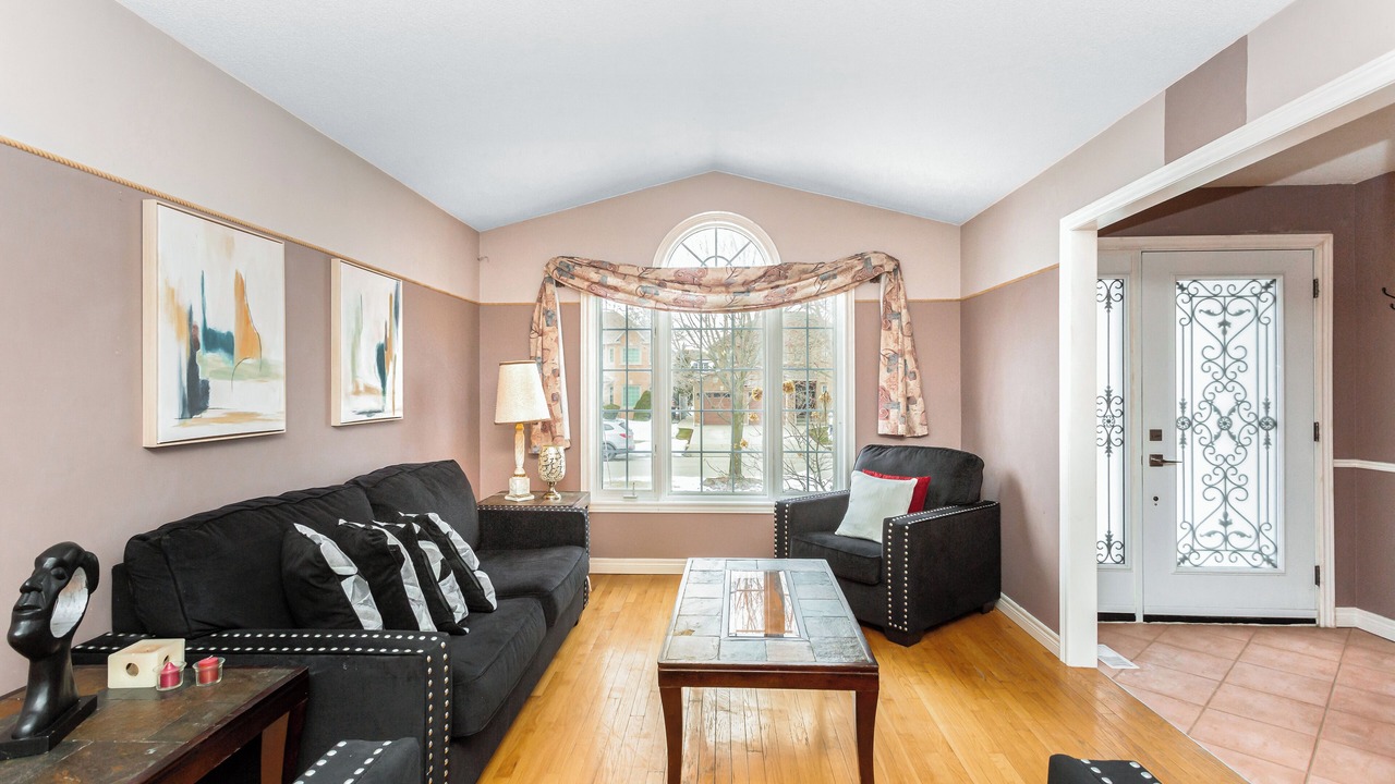 Photo of Livingroom in Stoney Creek