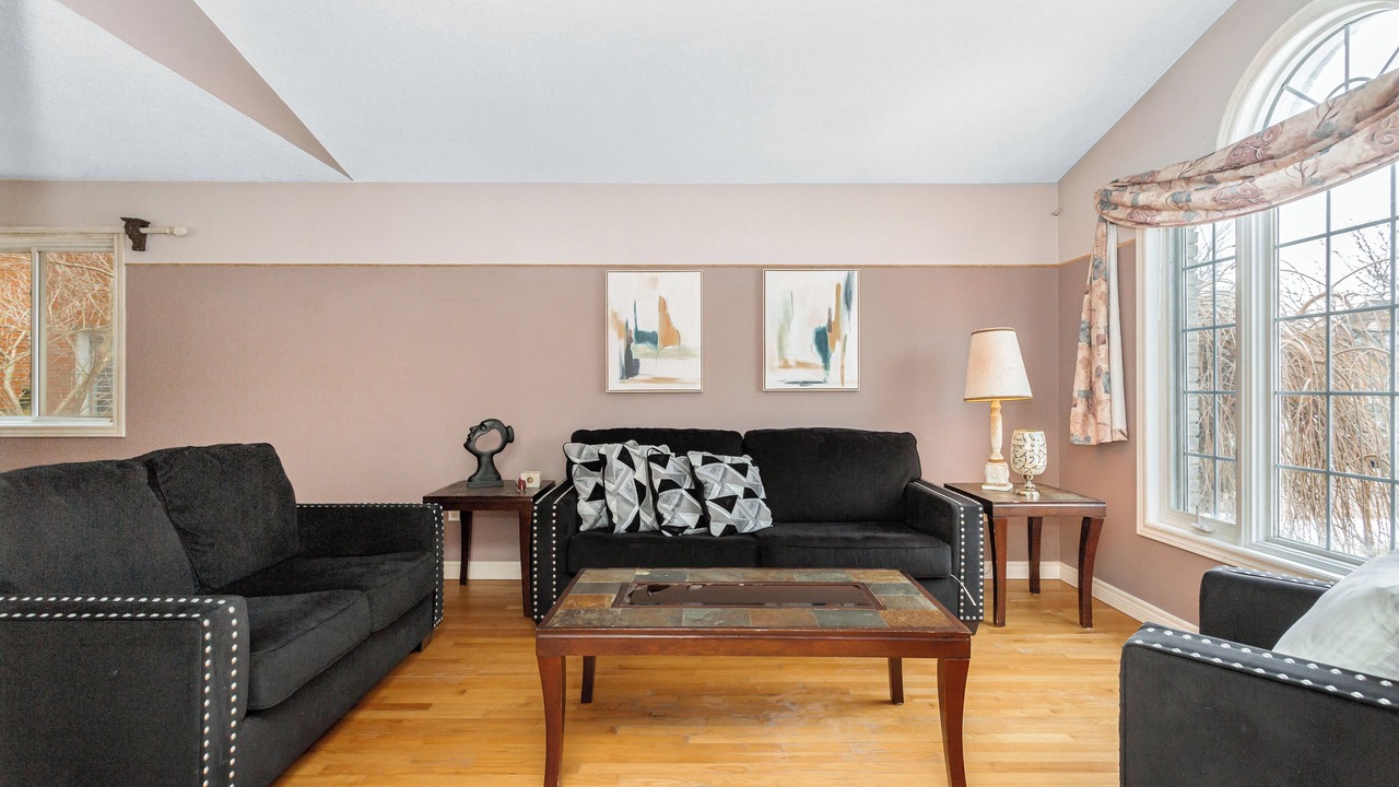 Photo of Livingroom in Stoney Creek