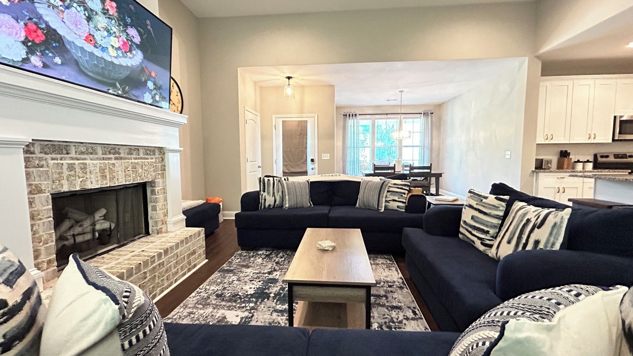 Photo of Livingroom in Auburn