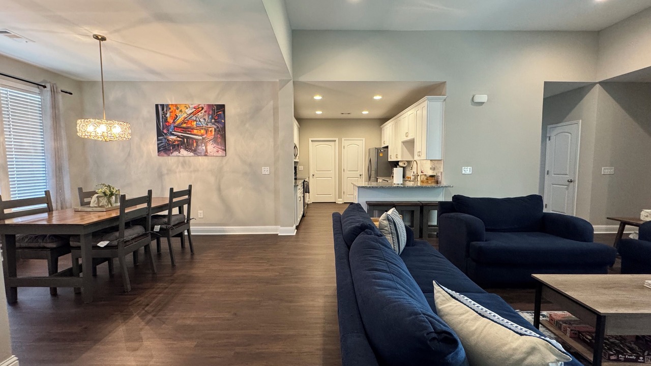 Photo of Livingroom in Auburn