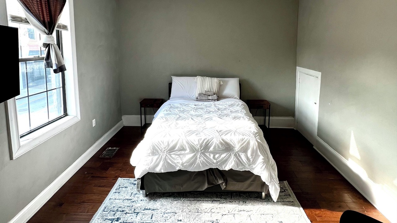 Photo of Bedroom in South Side Flats