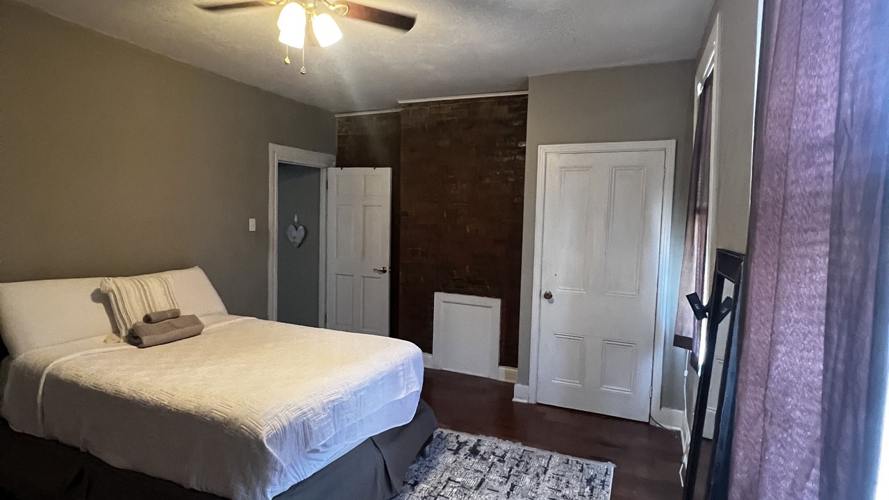 Photo of Bedroom in South Side Flats