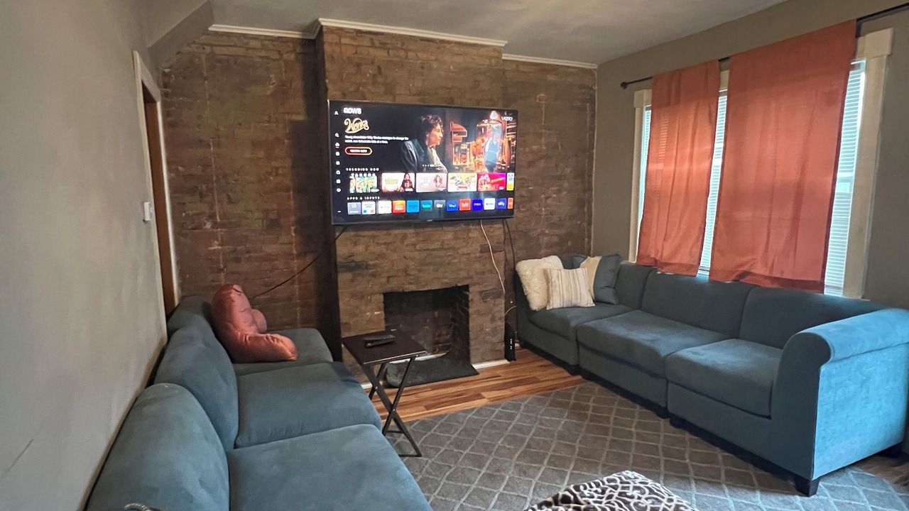 Photo of Livingroom in South Side Flats