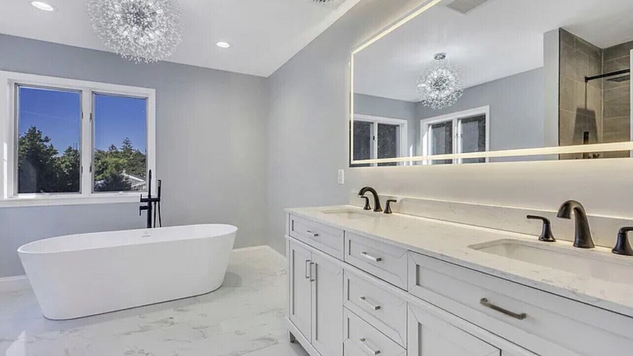 Photo of Bathroom in East Patchogue