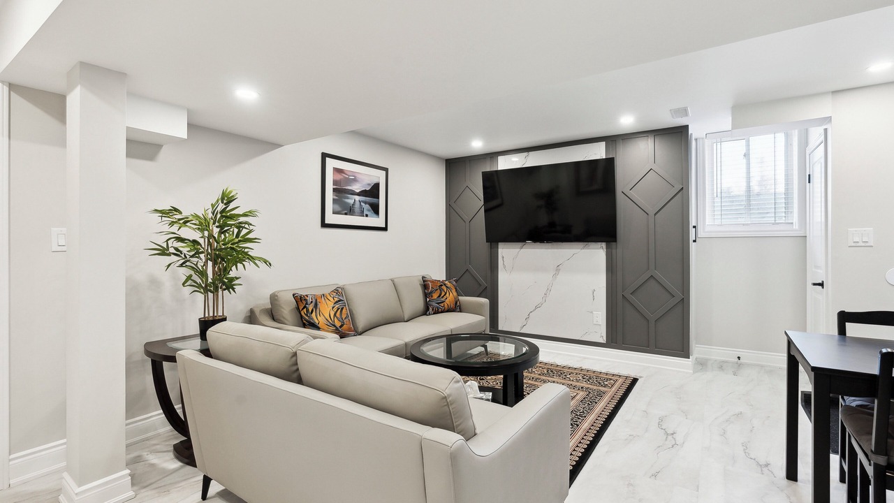 Photo of Livingroom in Whitchurch-Stouffville