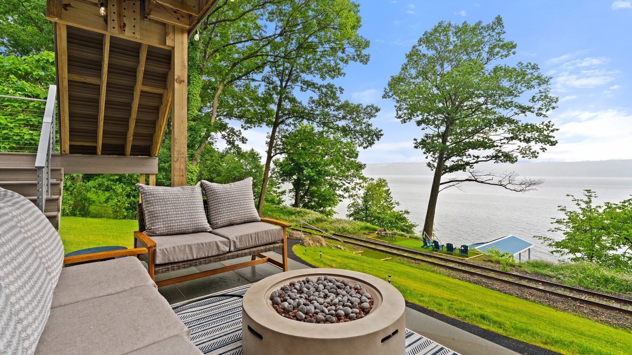 Photo of Patio Balcony in Lansing