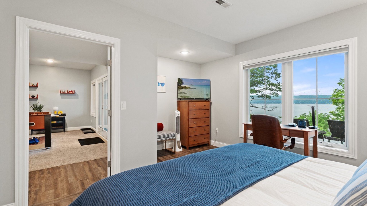 Photo of Bedroom in Lansing