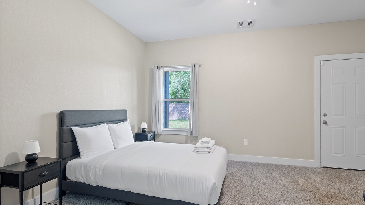 Photo of Bedroom in Northeast Houston