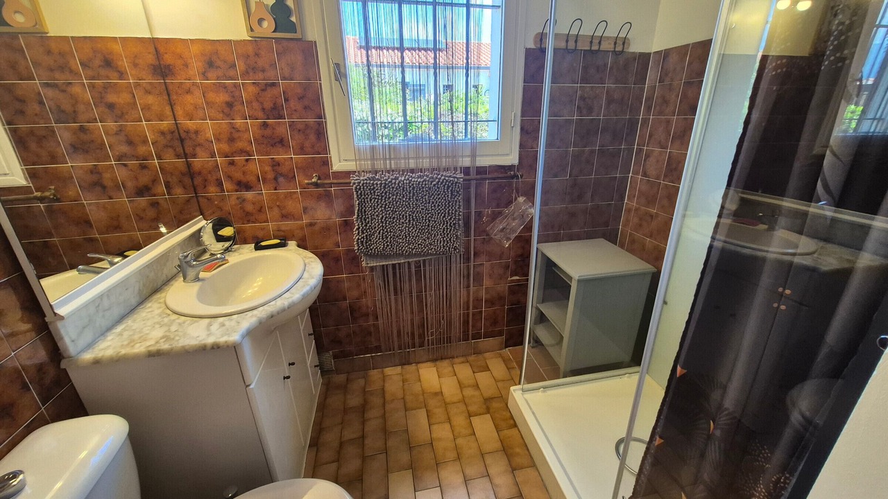 Photo of Bathroom in Saint-Genis